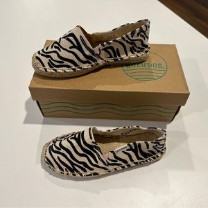 Brand new Soludos Zebra espadrilles - Size 1 kids